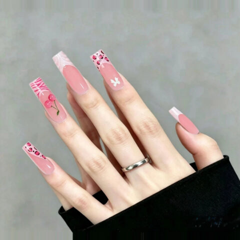 nail_art_on_hand