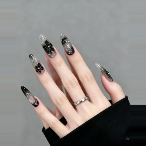 nail_art_on_hand