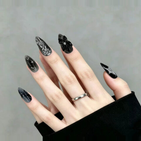 nail_art_on_hand